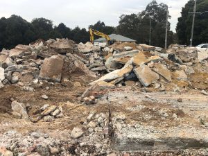 25t excavator performing mine site demolition Worsley WA